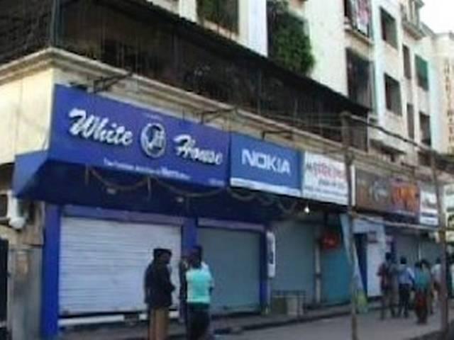 एक रात में चोरों ने 14 दुकानों में साफ किया हाथ एक रात में चोरों ने 14 दुकानों में साफ किया हाथ