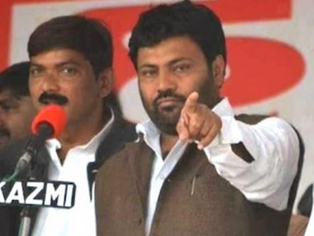 यूपी: राज्य मंत्री के भाई ने जड़ा दारोगा को थप्पड़ यूपी: राज्य मंत्री के भाई ने जड़ा दारोगा को थप्पड़