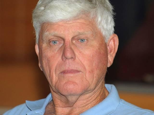 गेंद से छेड़छाड़ को वैध किया जाए: बैरी रिचर्ड्स Ball tampering must be ‘legalized’, says South African cricket legend Barry Richards