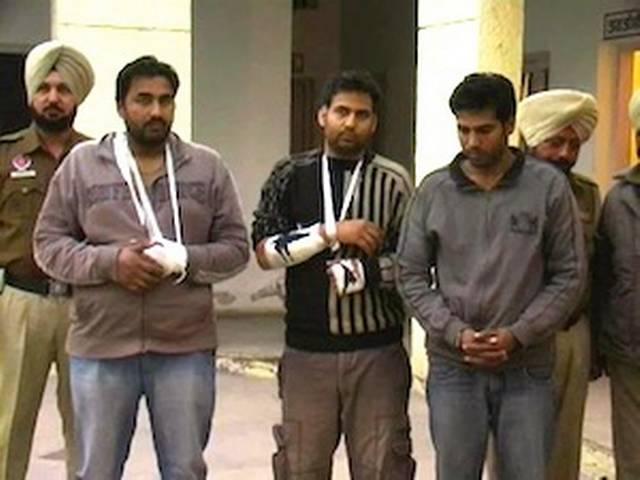 छेड़खानी का विरोध करने वाले हवलदार पर हमला छेड़खानी का विरोध करने वाले हवलदार पर हमला