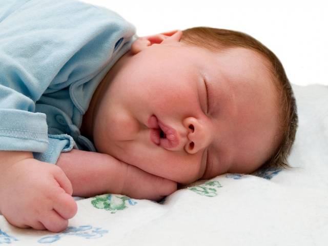 डेंजरस है दोपहर में बच्चों की झपकी! Forcing your child to nap during daytime may affect overall sleep and behaviour