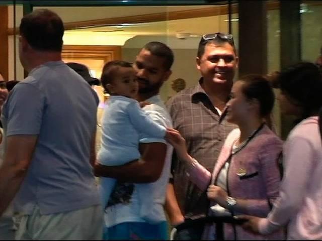 EXCLUSIVE: धवन अकेले भारतीय खिलाड़ी जो मिल रहे हैं बेटे और बीवी से shikhar dhawan