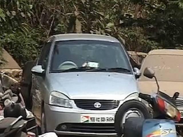 पत्नी की हत्या के आरोप में पति गिरफ्तार पत्नी की हत्या के आरोप में पति गिरफ्तार