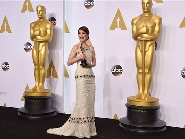 Oscar 2015: समारोह में 'बर्डमैन' का जलवा, चार पुरस्कारों पर कब्जा “Birdman” soars to Oscars glory with four wins