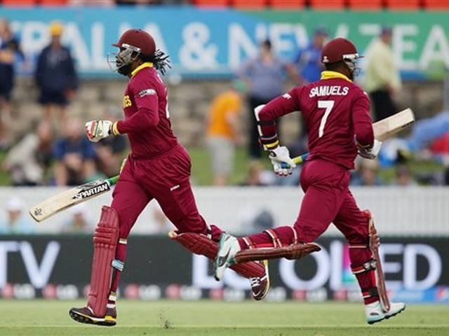 World Cup 2015: रिकार्ड्स की झड़ियां लगाते हुए क्रिस गेल ने विश्वकप में जड़ा पहला दोहरा शतक Chris Gayle hits first-ever World Cup double hundred