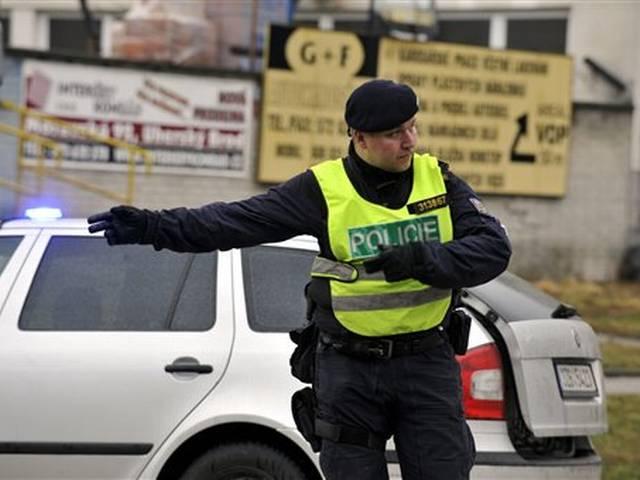 चेक गणराज्य के रेस्तरां में गोलीबारी में हमलावर समेत नौ की मौत Czech Republic restaurant shooting: Nine dead after gunman opens fire before taking his life
