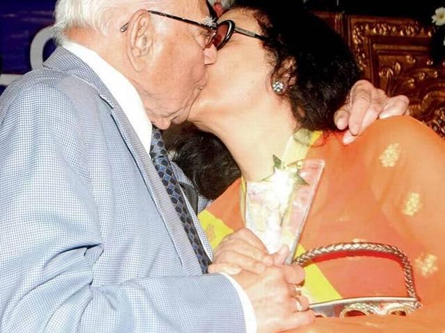 मुझसे पूछ कर जेठमलानी ने किया था किस: लीना Leena Chandavarkar: Ram Jethmalani asked my permission before kissing m