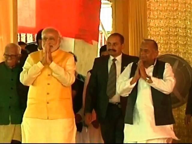 मोदी पूरे देश के प्रधानमंत्री हैं, बीजेपी के नहीं: मुलायम Narendra Modi_Mulayam Singh_