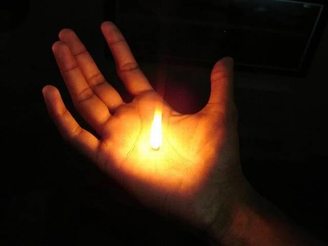 150 रुपये खो जाने पर सीनियर ने हथेली पर जलवाया कपूर Three students forced to hold burning camphor for truth test