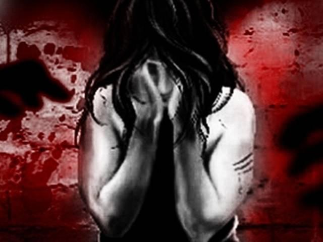 दिल्ली की युवती के साथ नैनीताल में गैंगरेप दिल्ली की युवती के साथ नैनीताल में गैंगरेप