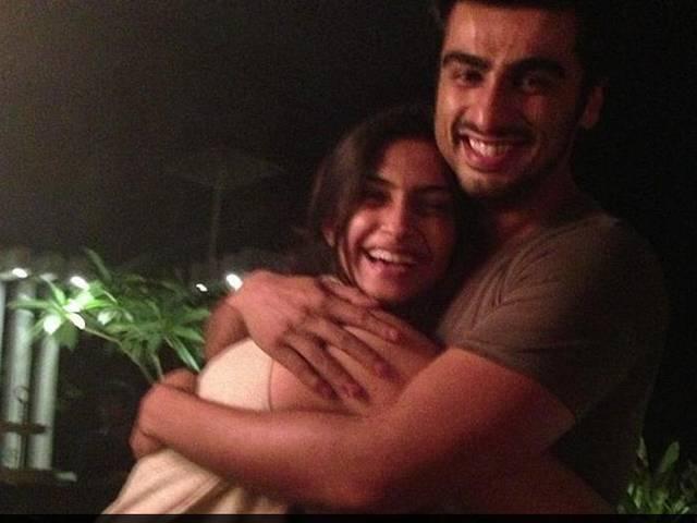 सोनम की हालत में धीरे-धीरे सुधार: अर्जुन कपूर Cousin Arjun Kapoor tweets about Sonam’s recovery