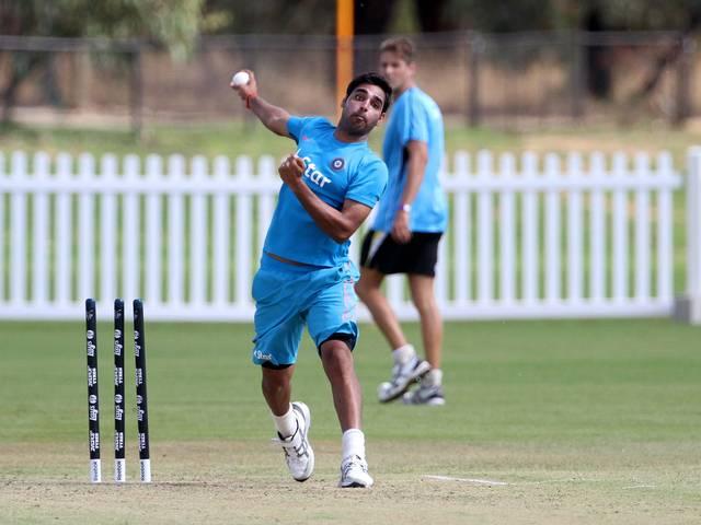 शमी मैच के लिए फिट, भुवी के टखने में बंधी थी पट्टियां match practise