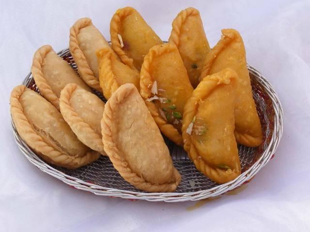 इस बार होली पर नहीं मिलेगी पराग गुझिया holi_parag_sweet