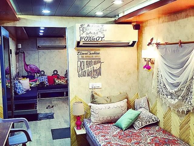ये है आलिया भट्ट का दूसरा घर... Alia Bhatt’s second home is vanity van