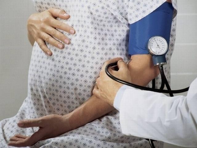 ...जहां गर्भवती महिलाओं के लिए चारपाई ही है एंबुलेंस pregnant_women_ambulance