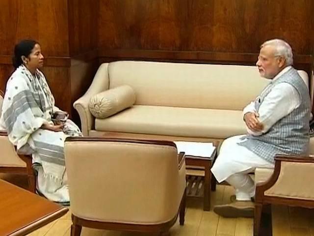 पीएम से पहली बार मिलीं ममता कर्ज माफी का पुराना मुद्दा उठाया Narendra Modi_