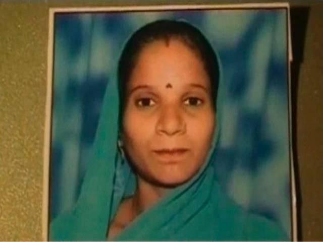 दिल्ली में डिप्रेशन की शिकार मां ने अपने तीन बच्चों को मारने बाद की खुदखशी कोशिश women suicide after mudered three daughter