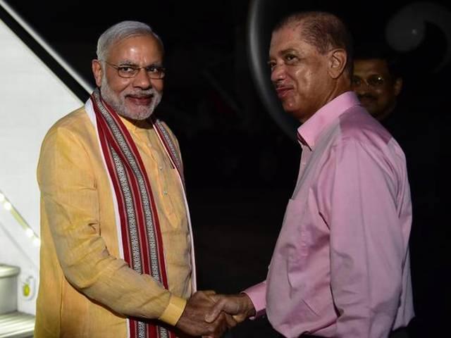 सेशेल्स में पीएम मोदी का शानदार स्वागत, मोदी की झलक पाने के लिए उमड़ी भीड़ modi reaches Seychelles