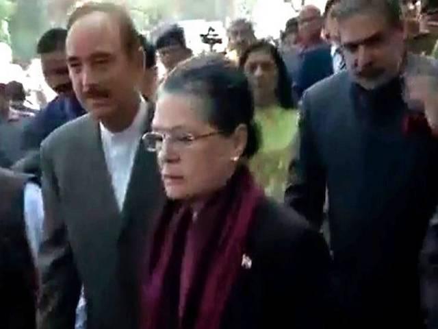 मनमोहन सिंह के समर्थन में कांग्रेस का मार्च, बताया ईमानदार इंसान march to support manmohan singh