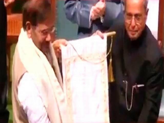 संसद की मर्यादा अक्सर भूल जाते हैं शरद यादव! Sharad comment on smiriti