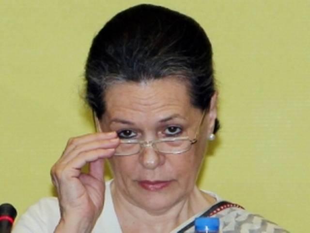 राजनीति से संन्यास की बात से सोनिया ने किया इनकार राजनीति से संन्यास की बात से सोनिया ने किया इनकार