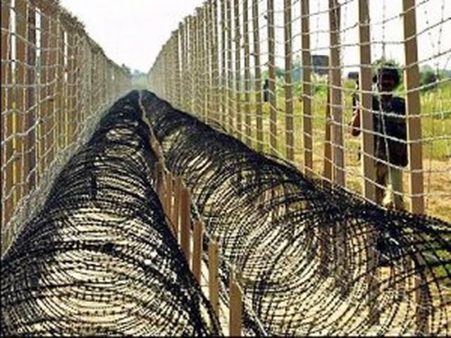पाकिस्तानी गोलीबारी बीएसएफ के दो जवान घायल पाकिस्तानी गोलीबारी बीएसएफ के दो जवान घायल