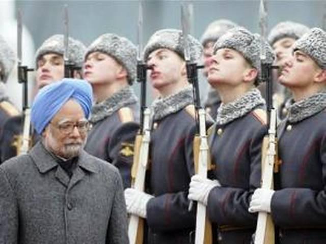 प्रधानमंत्री मनमोहन सिंह रूस पहुंचे प्रधानमंत्री मनमोहन सिंह रूस पहुंचे