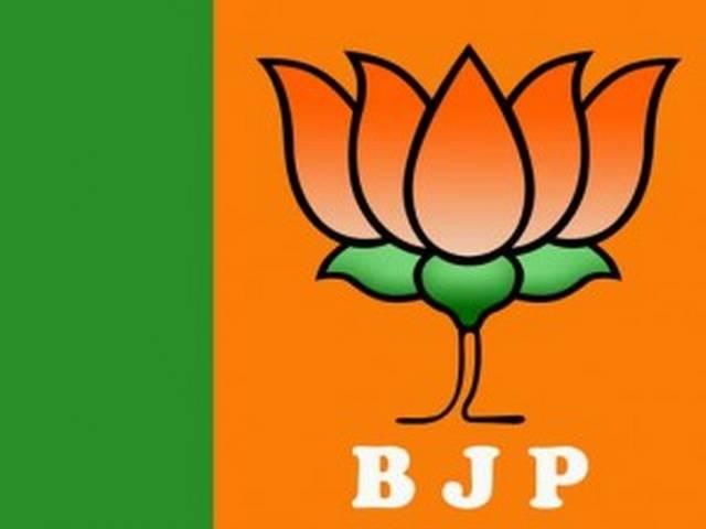 मप्र में पूर्व मंत्री ने नोट उड़ाए, नोटिस जारी मप्र में पूर्व मंत्री ने नोट उड़ाए, नोटिस जारी