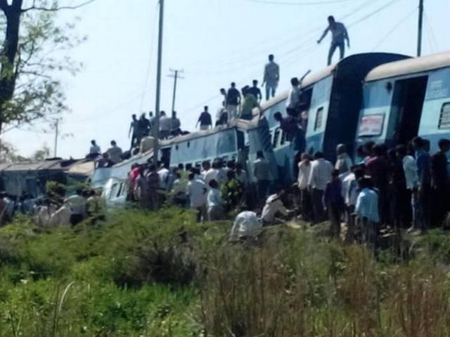 यूपी के रायबरेली में भीषण ट्रेन हादसा, जनता एक्सप्रेस पटरी से उतरी, 30 मरे JANTA_EXPRESS_ACCIDENT