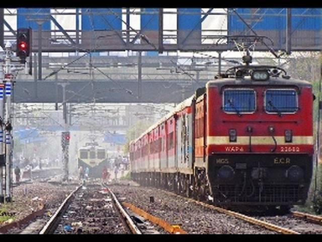 राजधानी, शताब्दी, दूरंतों में फिर से मिलेगा पुराने मेन्यू पर भोजन राजधानी, शताब्दी, दूरंतों में फिर से मिलेगा पुराने मेन्यू पर भोजन