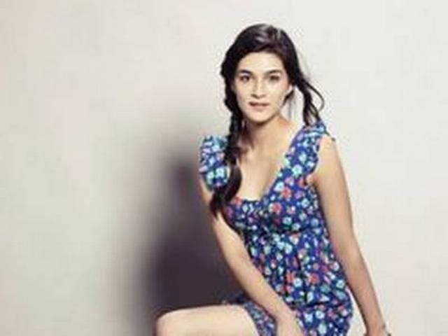 हिंदी और साउथ फिल्मों में बैलेंस बनाना चाहती हूं: कृति शैनन Kriti sanon_bollywood_
