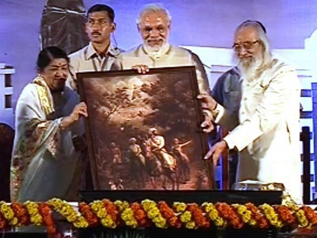 लता के बयान से नाखुश कांग्रेस, कहा- बेदर्द आदमी की तारीफ से दर्द होता है लता के बयान से नाखुश कांग्रेस, कहा- बेदर्द आदमी की तारीफ से दर्द होता है