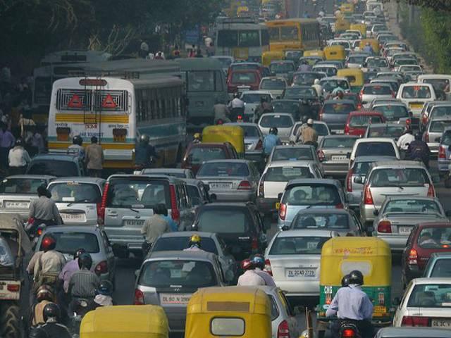 दिल्ली: गाड़ी मालिकों का सरदर्द बढ़ाकर शहर का प्रदूषण कम करने की जुगत delhi: government brings new rules for pollution check