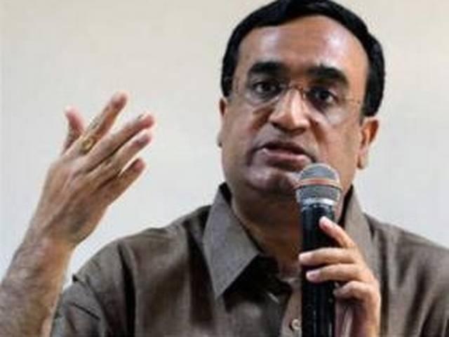 माकन पीछे हटे,भूपति का पेस के संग खेलने से इंकार माकन पीछे हटे,भूपति का पेस के संग खेलने से इंकार