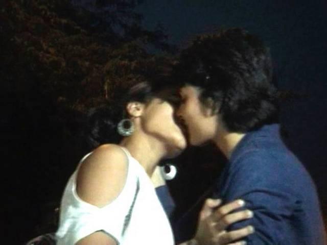 गोवा में अब चूमने पर पाबंदी Kiss_Goa_