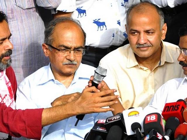 LIVE: आप का जवाब, 'प्रशांत-योगेंद्र बाहर कुछ कहते हैं, अंदर कुछ कहते हैं'- संजय सिंह aap_crisis_increasing