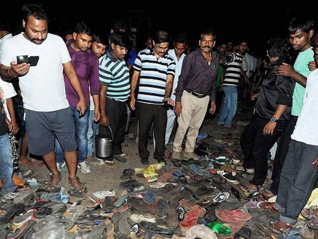 बांग्लादेश: भगदड़ में 10 हिंदू श्रद्धालुओं की मौत Stampede kills 10 Hindu pilgrims in Bangladesh