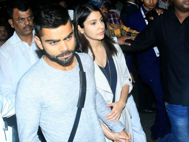 टीम इंडिया लौटी देश, अनुष्का के विराट कोहली मुंबई पहुंचे Team india is back to India