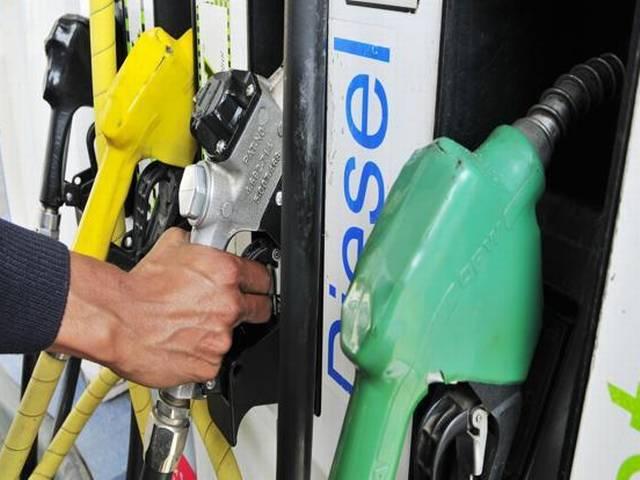 1 अप्रैल से होंगे पेट्रोल और डीजल के दाम कम Petrol_Diesel_
