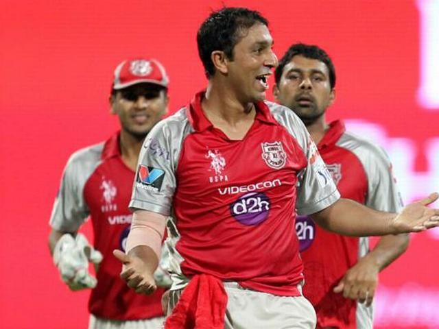 IPL 8: नाइटराइडर्स ने बोथा और महमूद को किया शामिल azhar mahmood