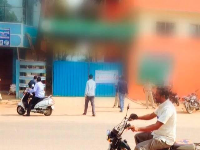 बेंगलुरू में नामी स्कूल के ऑफिस ब्वॉय ने दो लड़कियों पर की फायरिंग, एक की मौत, एक जख्मी bengluru_school_girls_shot