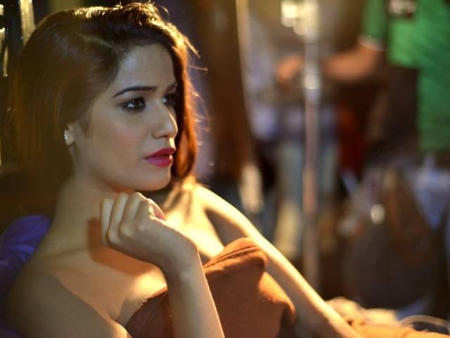 हेलेन के जीवन पर आधारित नहीं है फिल्म 'हेलेन': पूनम poonam pandey