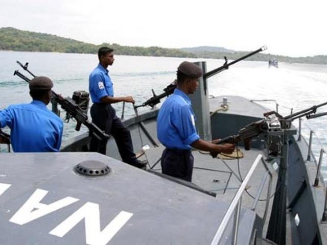 श्रीलंकाई नौसेना ने 33 भारतीय मछुआरों को किया गिरफ्तार Sri Lankan navy apprehends 33 Indian fisherme