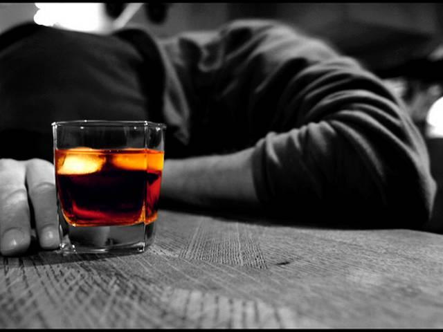 शराब की लत से 8 साल घट जाती है जिंदगी vine_life_loss