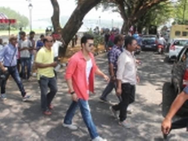 रोहित शेट्टी की फिल्म 'दिलवाले' की शूटिंग के दौरान गोवा में हंगामा rohit_shetty_film_hungama_dilwale