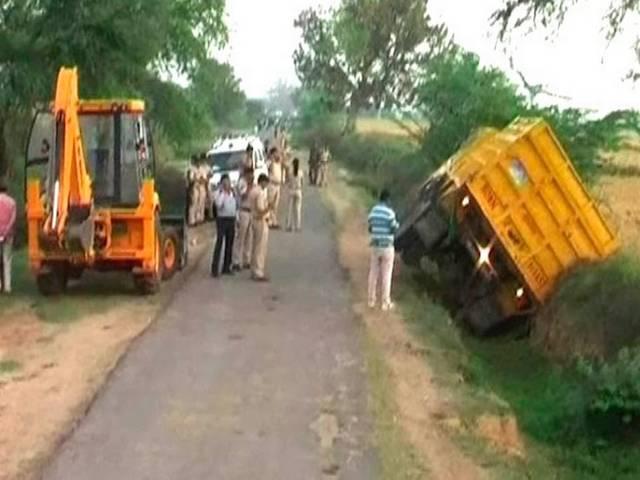 मुरैना में रेत माफिया ने ली सिपाही की जान, डंपर से कुचल डाला mp_muraina_khanan_mafia_dumper