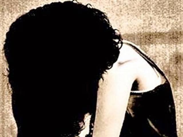 पश्चिम बंगाल के परगना में छात्रा पर लड़के ने फेंका तेजाब acid attack