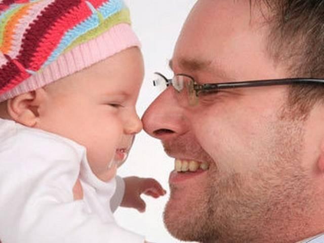 ब्रिटेन में पिता बनने पर मिलेगी 25 हफ्ते की छुट्टी britain_father_leave