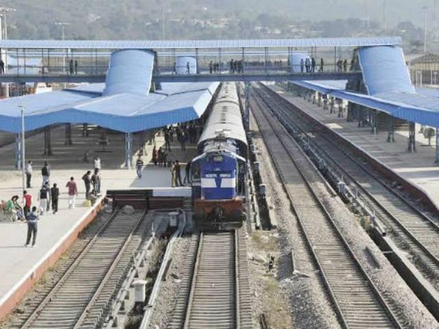 ट्रेन यात्रियों के मोबाइल फोन पर आएगा ‘‘वेक अप काल’’ train_passengers_to_get_wakeupcall