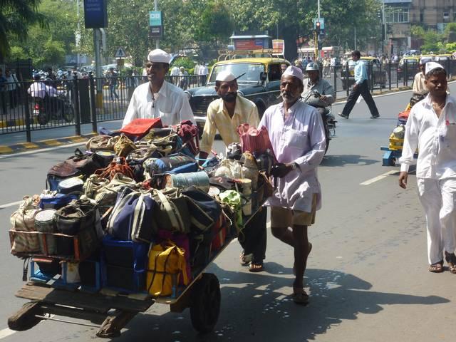 बेहतर डिलीवरी की खातिर मुंबई के डब्बावालों के भरोसे फ्लिपकार्ट flipkart_dibbawale